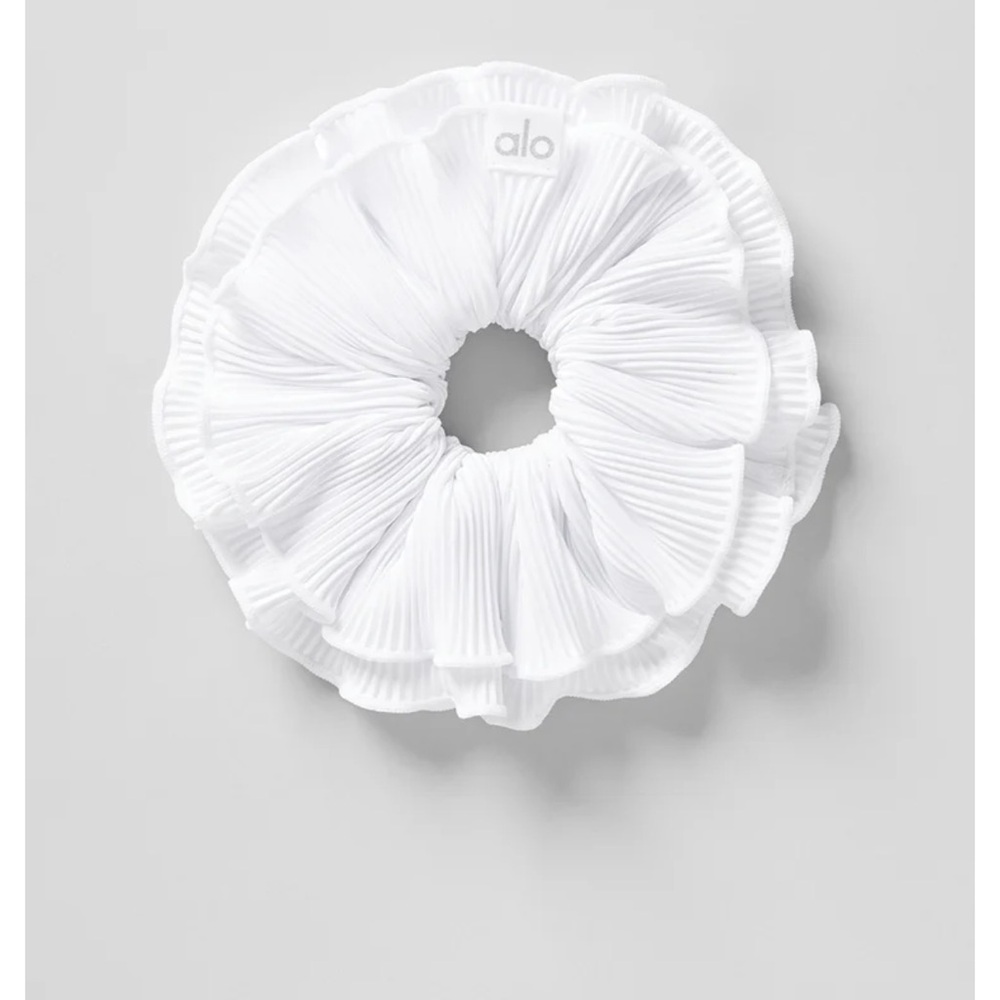 ALO Yoga White Micro Plisse Oversize Scrunchie